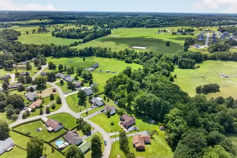 3669 N Riveroaks Drive Cookeville TN 38506
