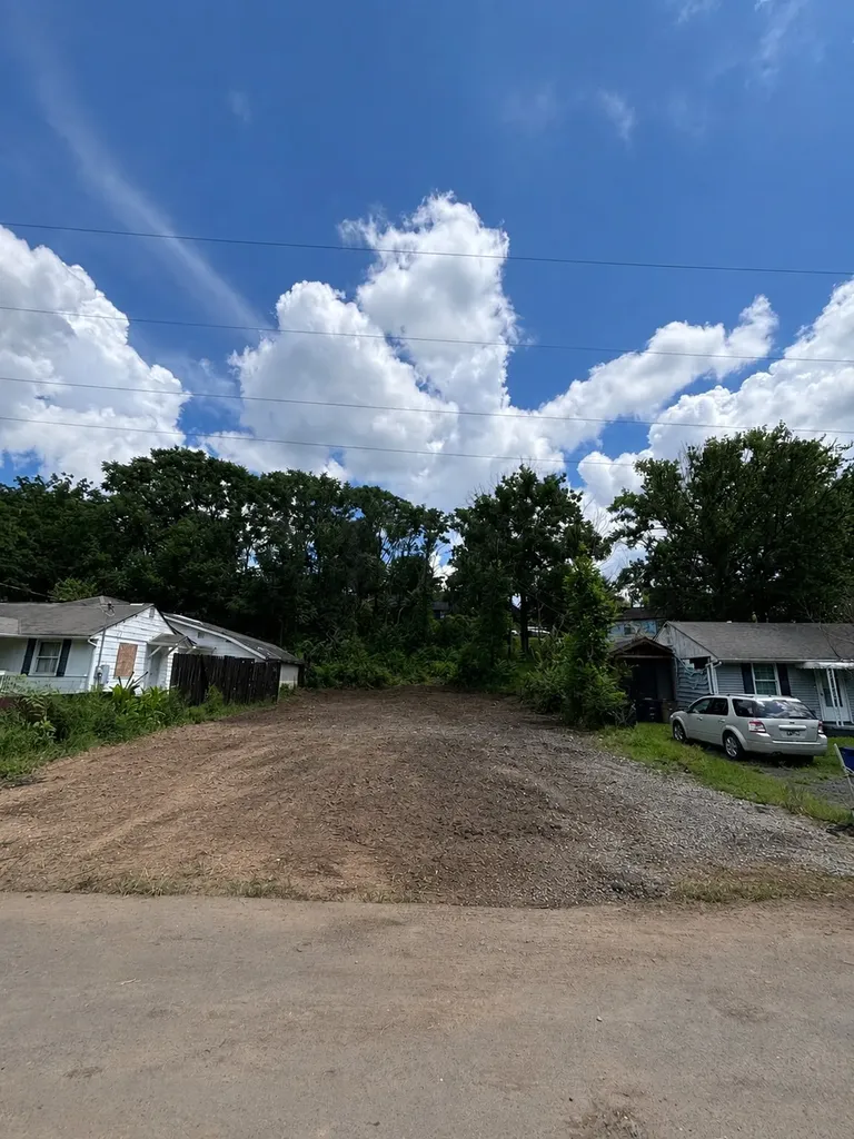 513 Village Court Nashville TN 37206