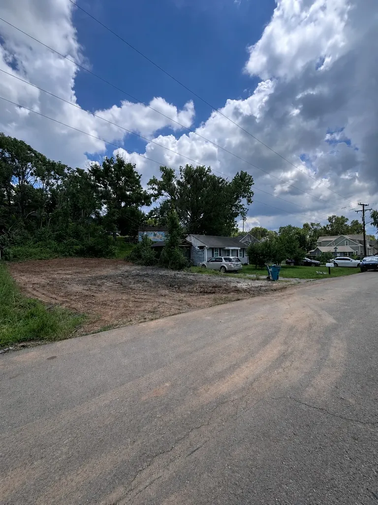 513 Village Court Nashville TN 37206