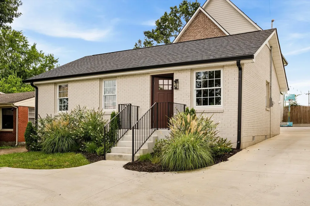 2127A Burns Street Nashville TN 37216