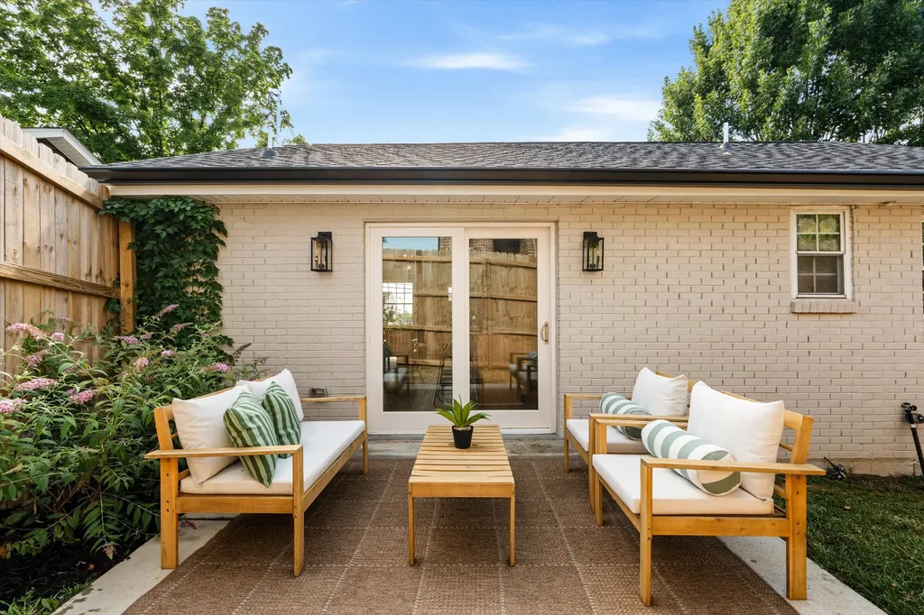 2127A Burns Street Nashville TN 37216