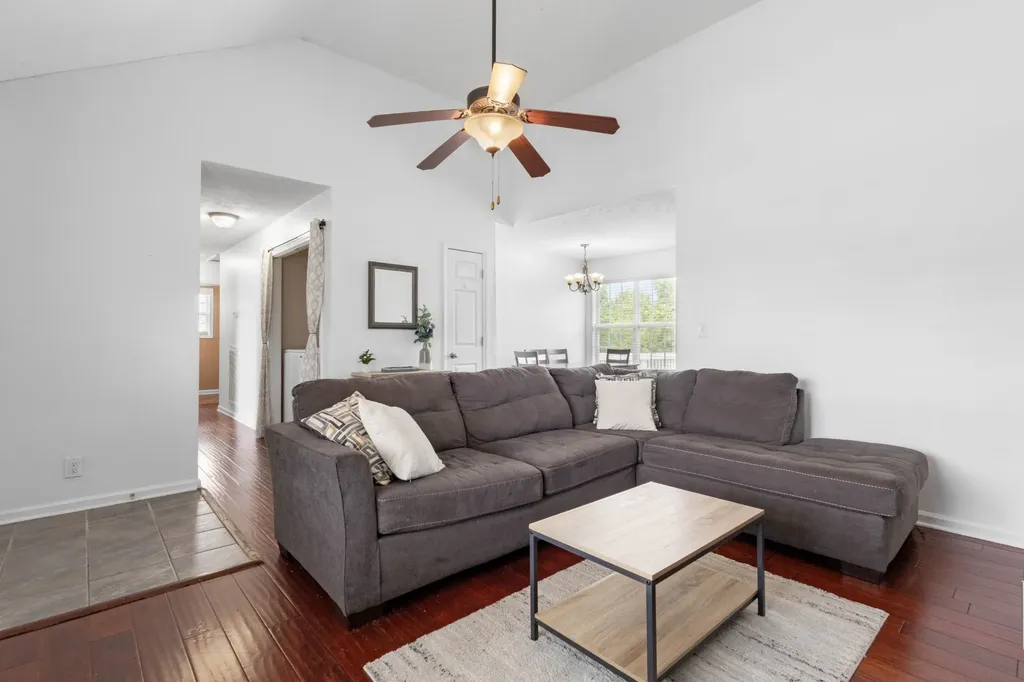 557 Oakmont Drive Clarksville TN 37042