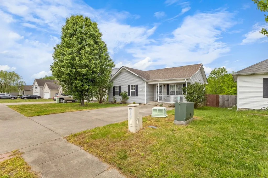 557 Oakmont Drive Clarksville TN 37042