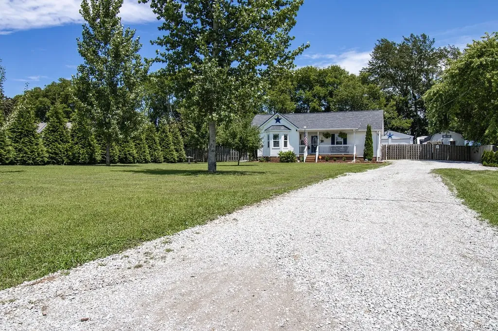 3928 Hearthstone Drive Chapel Hill TN 37034