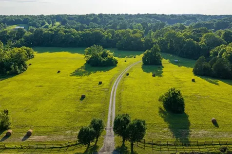 2252 Lewisburg Pike Franklin TN 37064