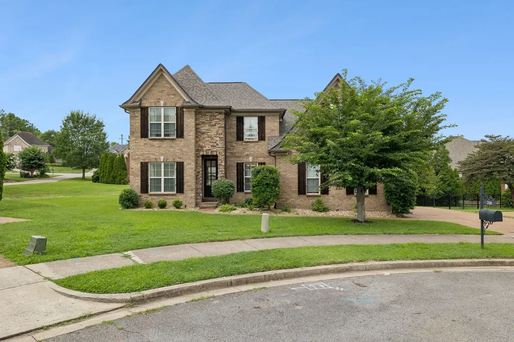 208 Chapel Ct, S Hendersonville TN 37075