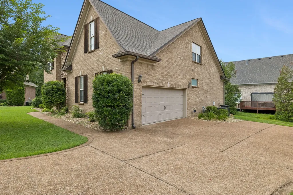 208 Chapel Ct, S Hendersonville TN 37075