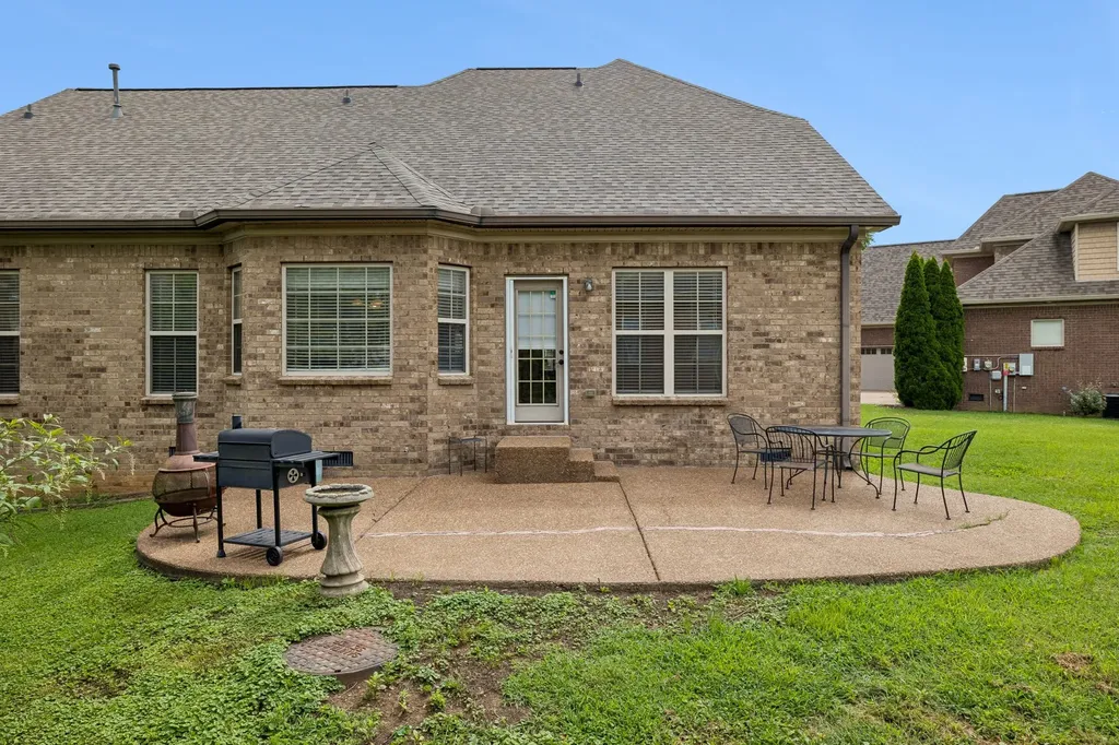 208 Chapel Ct, S Hendersonville TN 37075