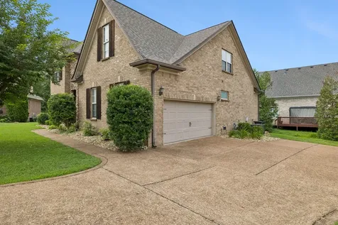 208 Chapel Ct, S Hendersonville TN 37075