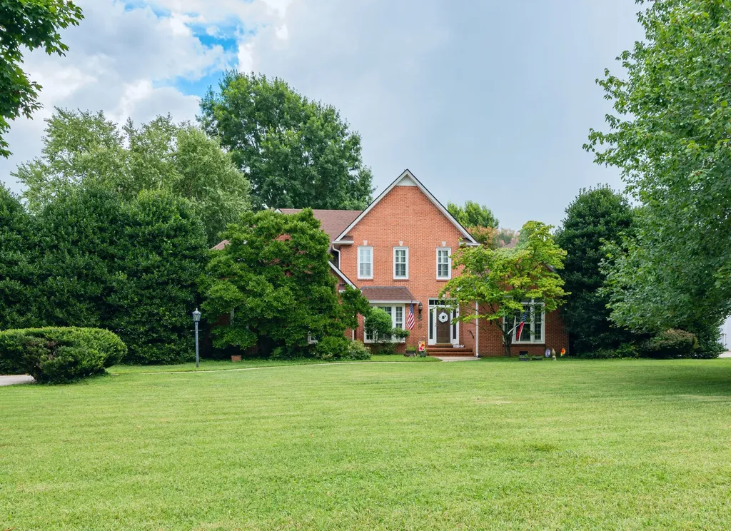 108 Fairways Blvd, N Tullahoma TN 37388