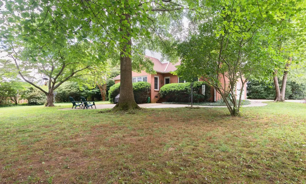 108 Fairways Blvd, N Tullahoma TN 37388