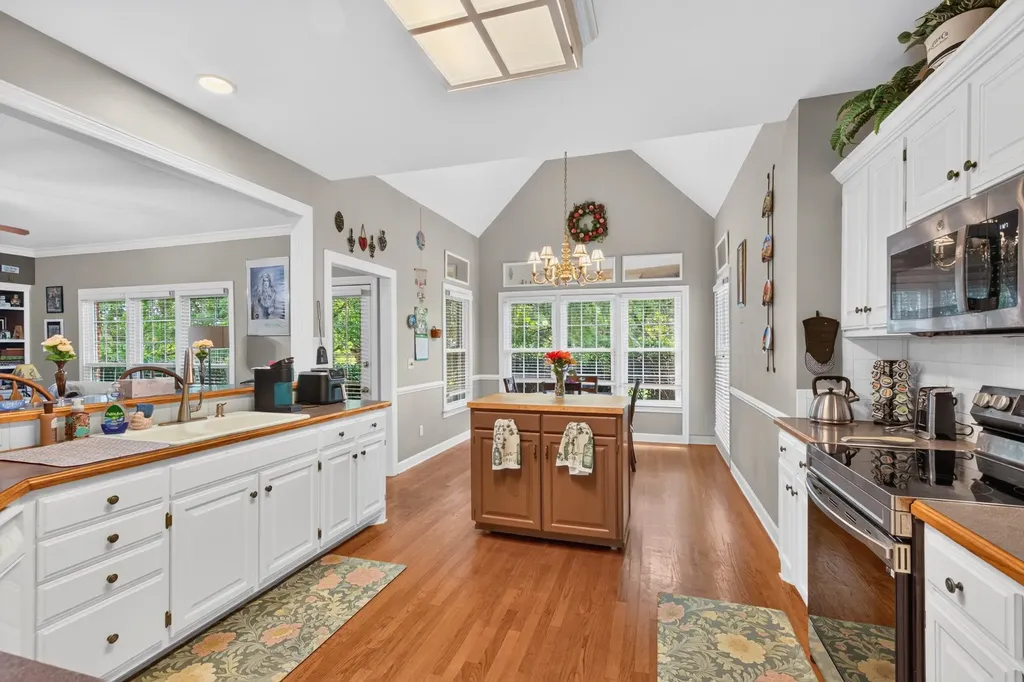 108 Fairways Blvd, N Tullahoma TN 37388