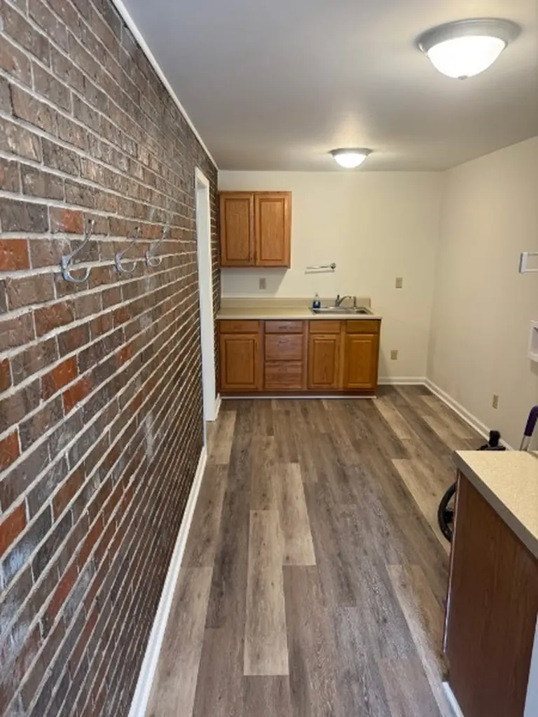 210 E Main Street Waverly TN 37185
