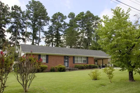 12 Knollwood Drive Jackson TN 38305