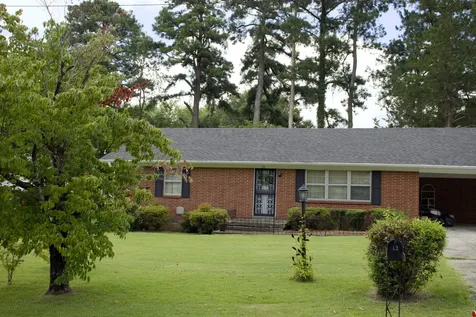 12 Knollwood Drive Jackson TN 38305