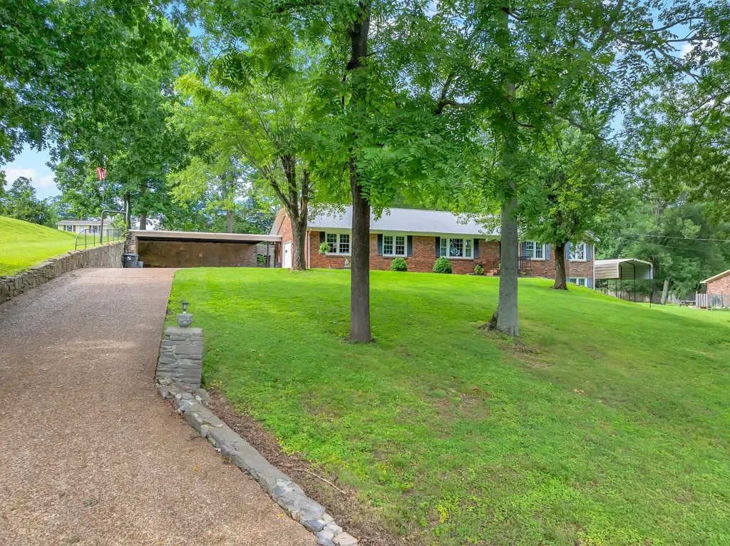 102 Jefferson Drive Columbia TN 38401