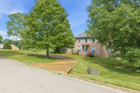 435 Lakeshore Drive Lexington TN 38351