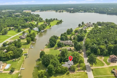435 Lakeshore Drive Lexington TN 38351
