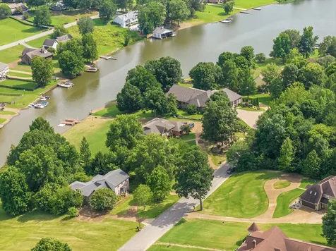 435 Lakeshore Drive Lexington TN 38351