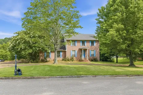 435 Lakeshore Drive Lexington TN 38351