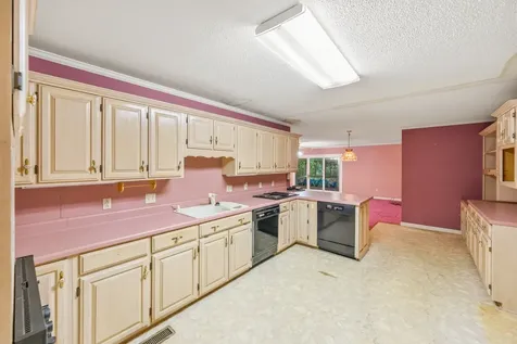 435 Lakeshore Drive Lexington TN 38351