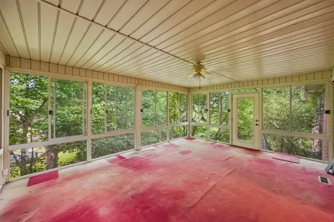 435 Lakeshore Drive Lexington TN 38351