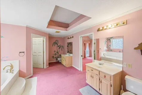 435 Lakeshore Drive Lexington TN 38351