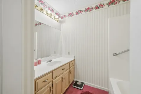 435 Lakeshore Drive Lexington TN 38351
