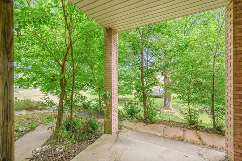 435 Lakeshore Drive Lexington TN 38351
