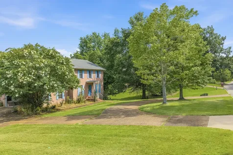 435 Lakeshore Drive Lexington TN 38351