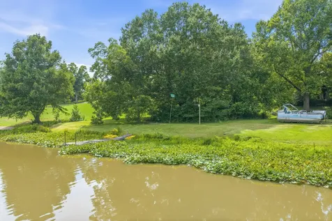435 Lakeshore Drive Lexington TN 38351