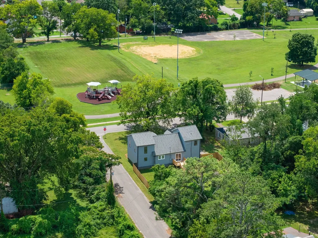 698 Chambers Street Gallatin TN 37066