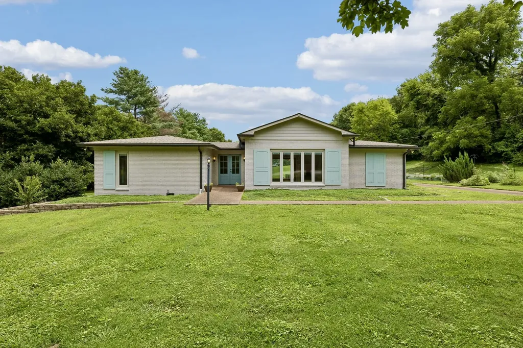 702 Wilson Pike Brentwood TN 37027