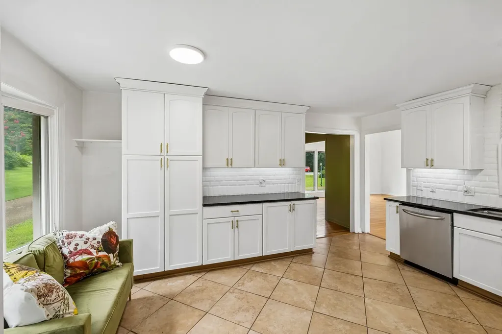 702 Wilson Pike Brentwood TN 37027
