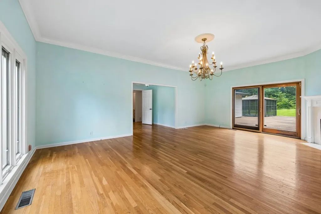 702 Wilson Pike Brentwood TN 37027