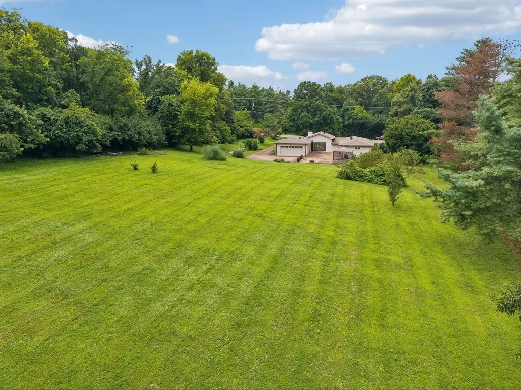 702 Wilson Pike Brentwood TN 37027