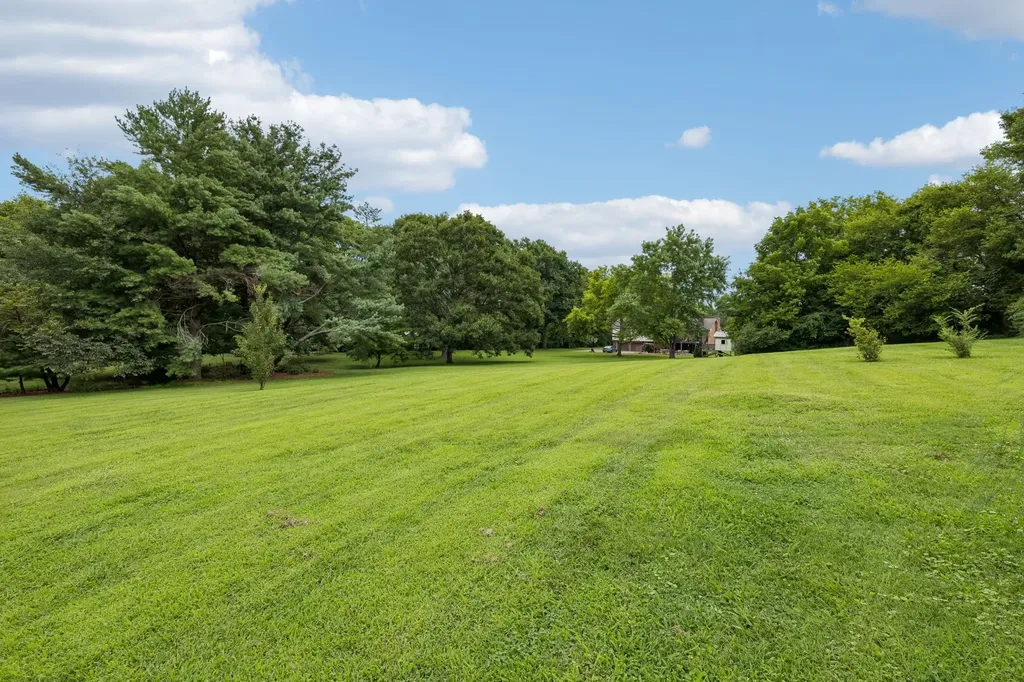 702 Wilson Pike Brentwood TN 37027