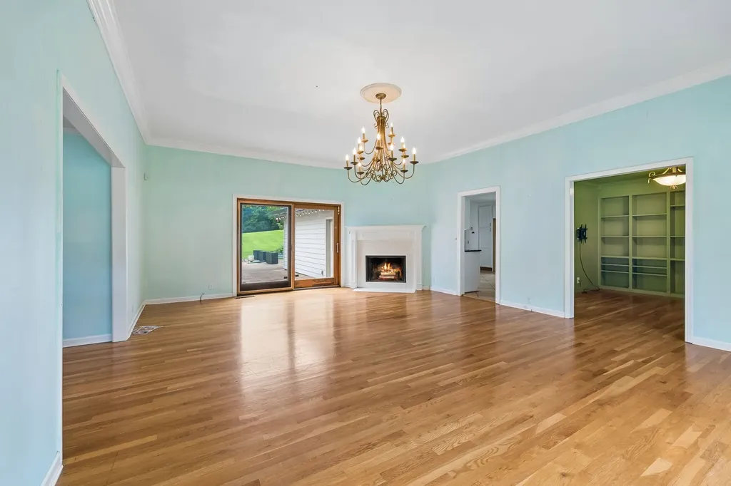 702 Wilson Pike Brentwood TN 37027