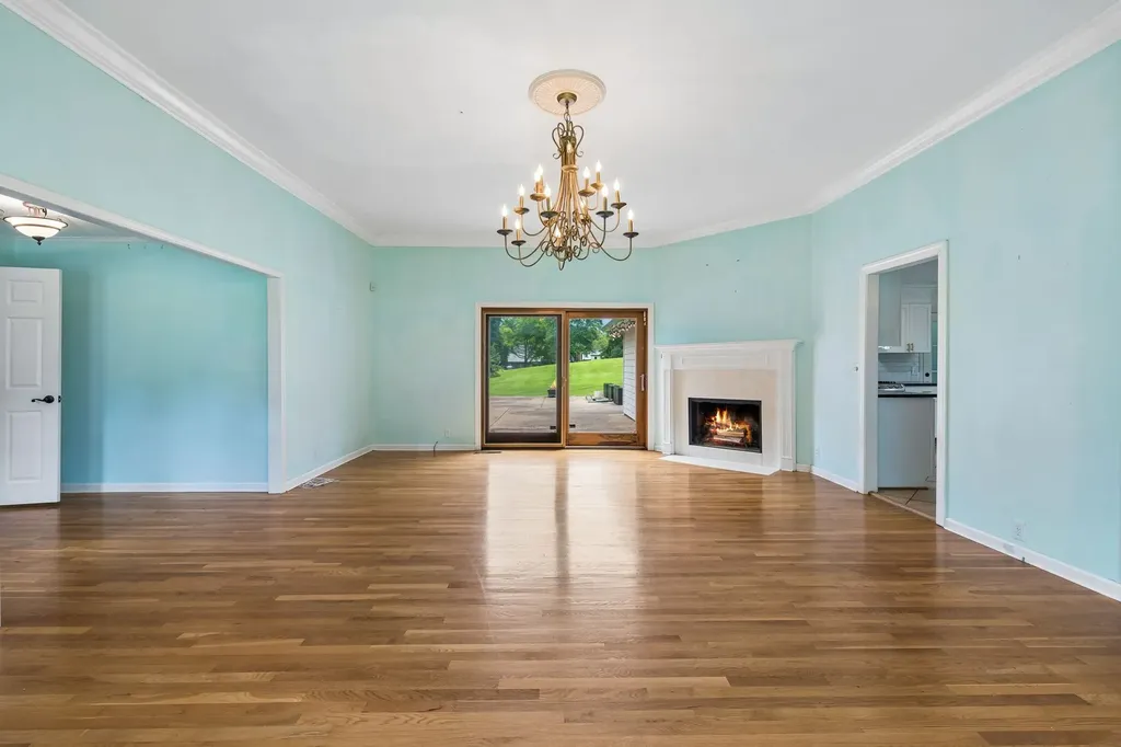 702 Wilson Pike Brentwood TN 37027