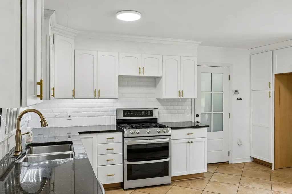 702 Wilson Pike Brentwood TN 37027