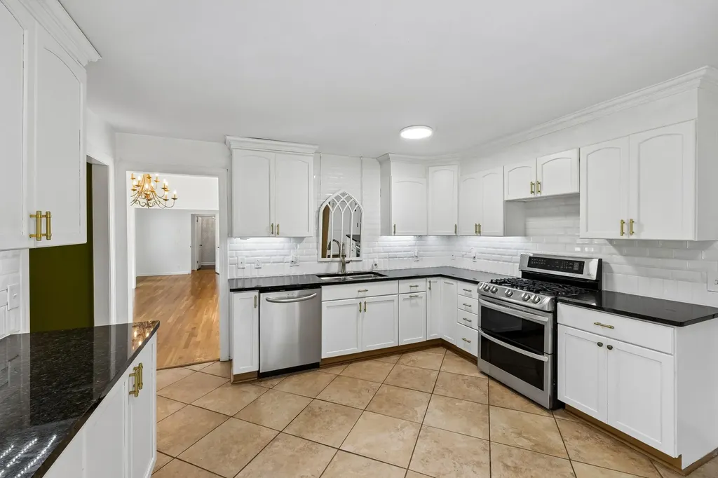 702 Wilson Pike Brentwood TN 37027