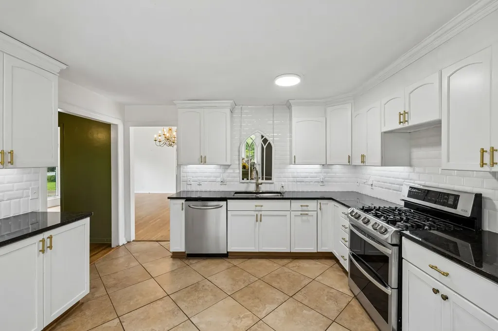 702 Wilson Pike Brentwood TN 37027