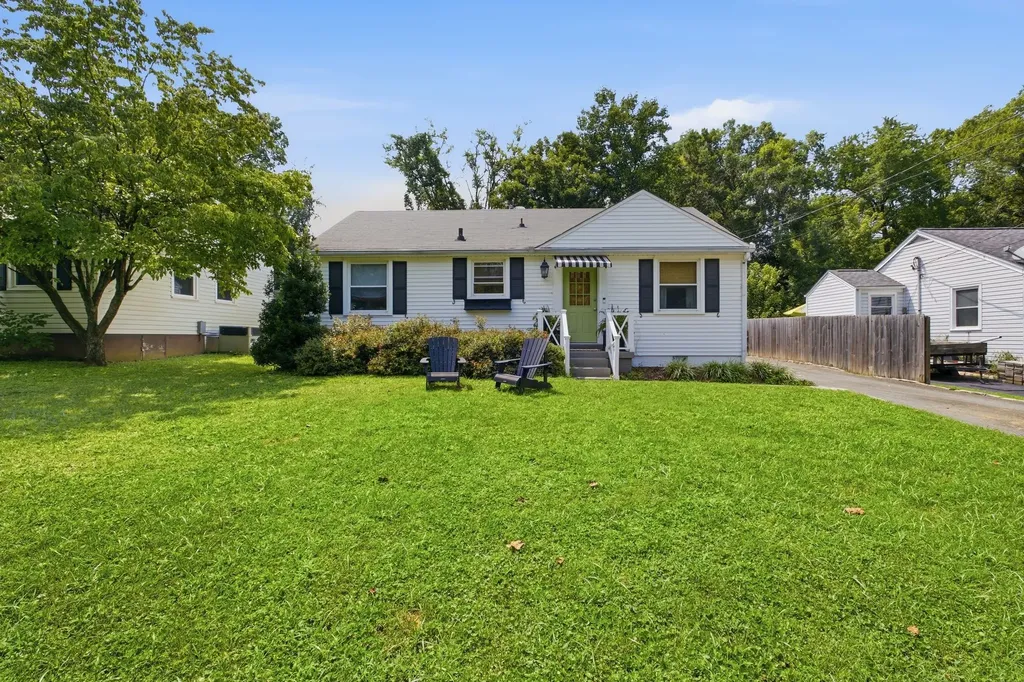 5625 Meadowcrest Lane Nashville TN 37209