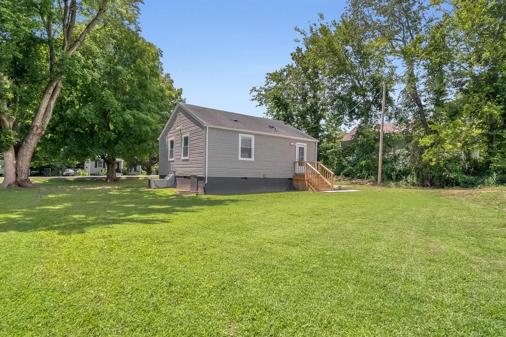 303 Park Lane Clarksville TN 37042