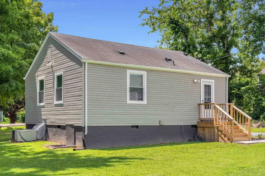 303 Park Lane Clarksville TN 37042