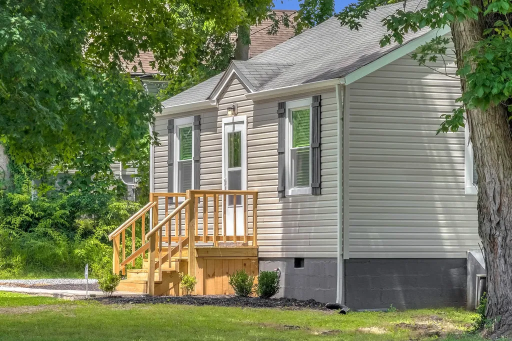 303 Park Lane Clarksville TN 37042