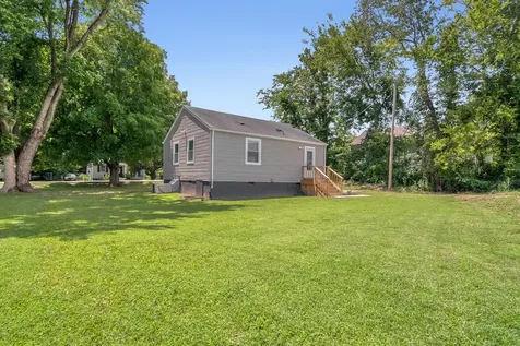 303 Park Lane Clarksville TN 37042