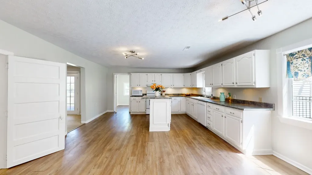 113 Yell Dr, E Wartrace TN 37183