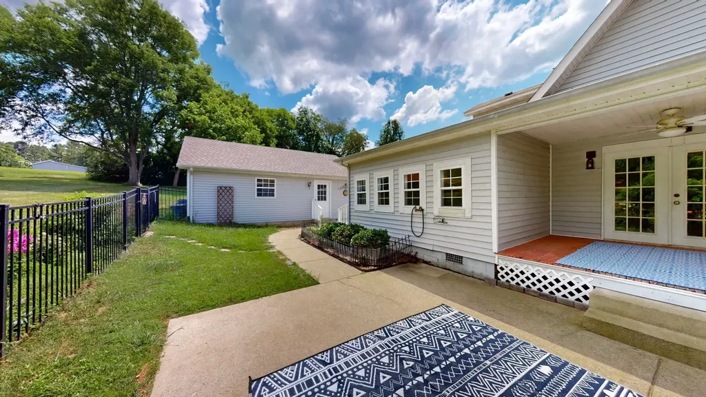 113 Yell Dr, E Wartrace TN 37183