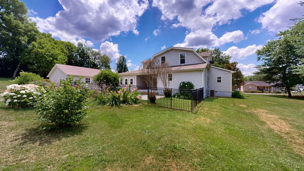 113 Yell Dr, E Wartrace TN 37183